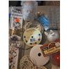 Image 9 : Misc Bag of Decor