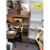 Image 2 : Metal Adjustable Pole Exam Light