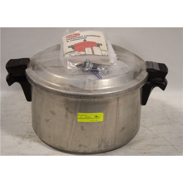 LARGE PRESTO PRESSURE COOKER