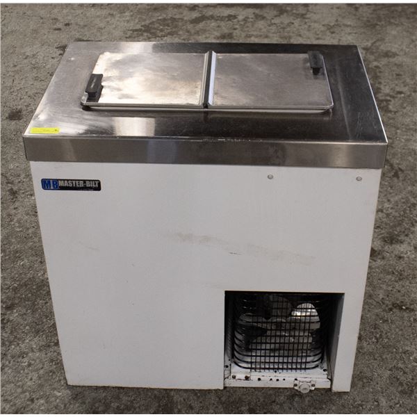MASTER-BILT REACH IN FREEZER W/ NIGHT COVER