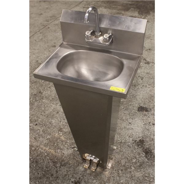 S/S SINK W/ S/S PEDISTAL & FAUCET 19" X 15" X 42"