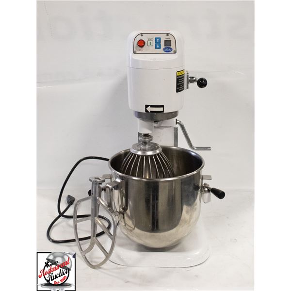 BAILIFF SEIZURE: GLOBE 8 QUART MIXER W/