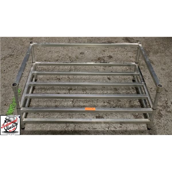 BAILIFF SEIZURE: 36" X 24" X 15" METAL DUNNAGE