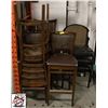 Image 1 : 8 ASSORTED CHAIRS