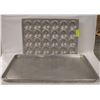 Image 1 : TWO ASSORTED BAKING TRAYS