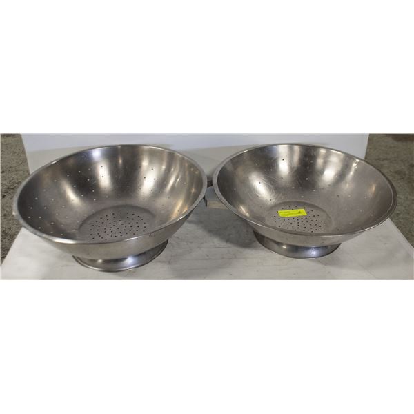 2 STAINLESS STEEL COLANDERS 15'' DIAMETER