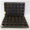 Image 1 : 2 COATED 24 MUFFINS PANS 21X15