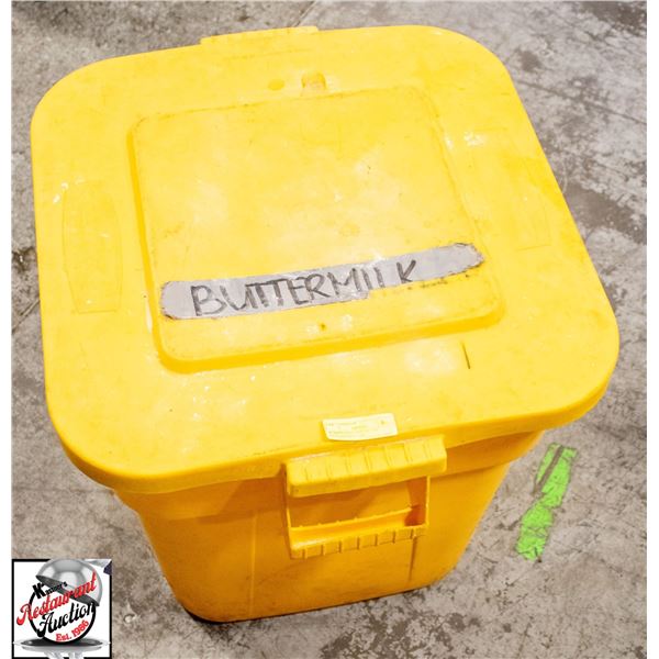 UNCLAIMED: RUBBERMAID 3526 28 GAL SQUARE CONTAINER