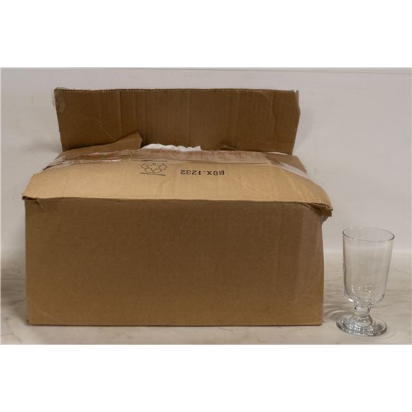 BOX OF 20 GLASS PEDISTAL GLASSES