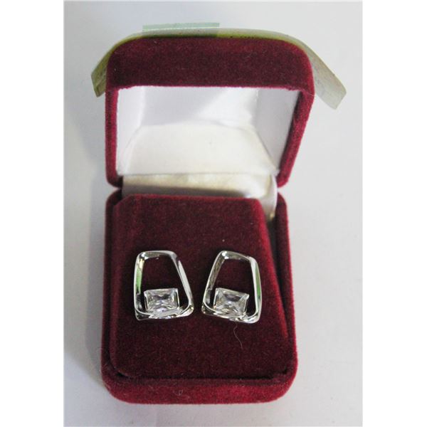 925 SILVER SOLITAIRE EARRINGS IN BOX-ESTATE