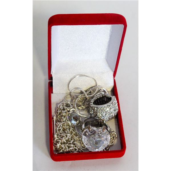 ESTATE RINGS & CRYSTAL NECKLACE IN BOX