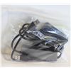 Image 1 : INSIGNIA DESKTOP CARD READER & 4 PORT TRAVEL HUB