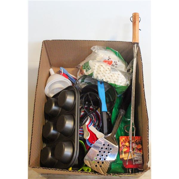 KITCHEN GADGETS UTENSILS BOX LOT