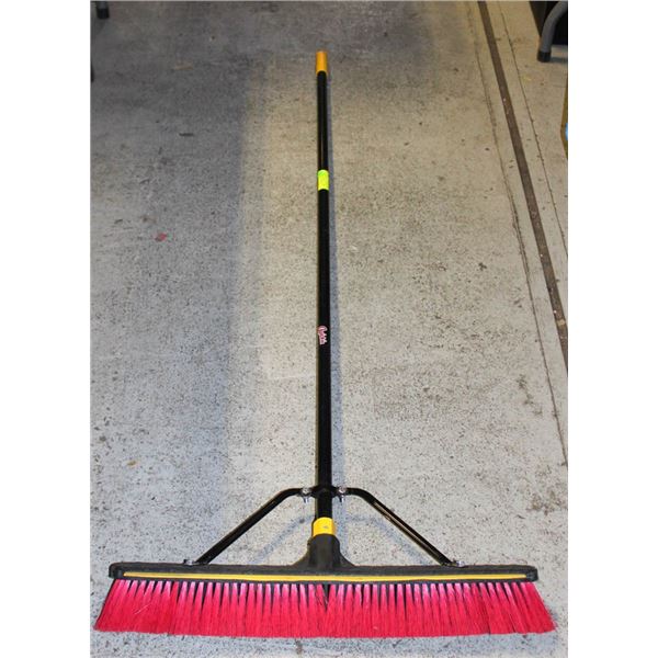 QUICKIE SHOP PUSH BROOM