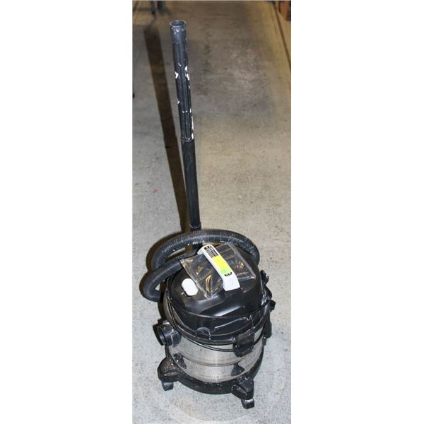 AMAZON BASICS WET/DRY VACUUM 4 GALLON/3HP