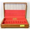 Image 1 : MAPLE SILVERWARE BOX 1881 ROGERS ONEIDA 17"X 12"