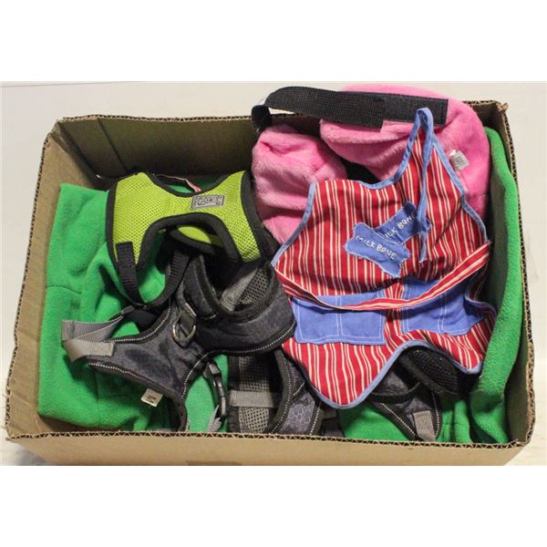 FLAT OF SIZE SMALL DOG HARNESSES WITH