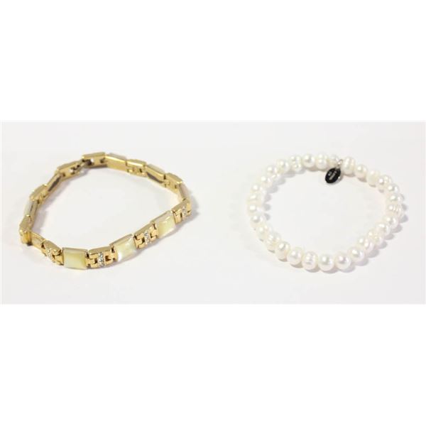 PAIR OF VINTAGE BRACELETS