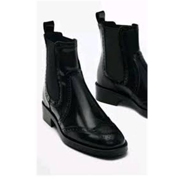 NEW WITH BOX MASSIMO DUTTI WOMENS 10 BLACK BOOTS