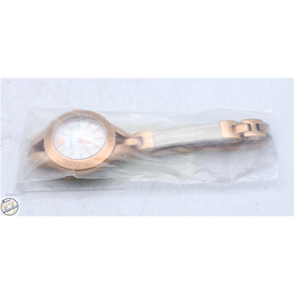 NEW EMPORIO ARMANI MOTHER OF PEARL DIAL 42MM