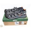 Image 1 : EDDIE BAUER GREY SIZE 11 SHOES