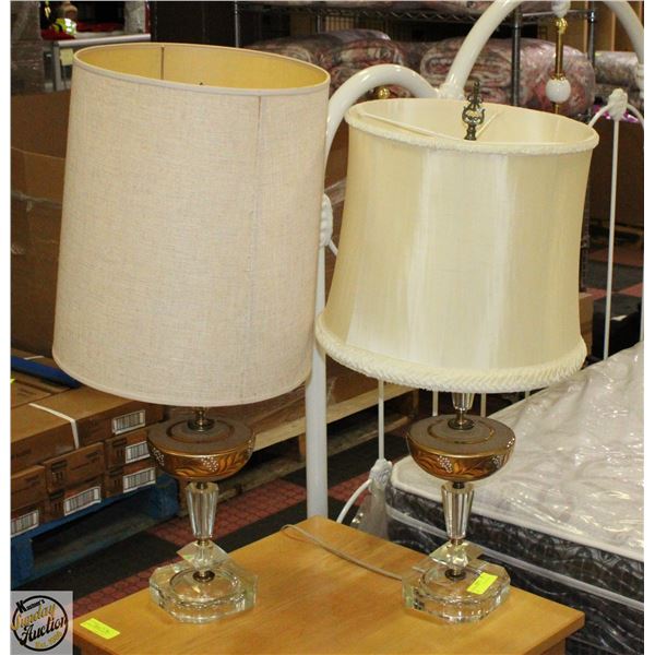 2 VINTAGE LAMPS DIFFERENT SHADES