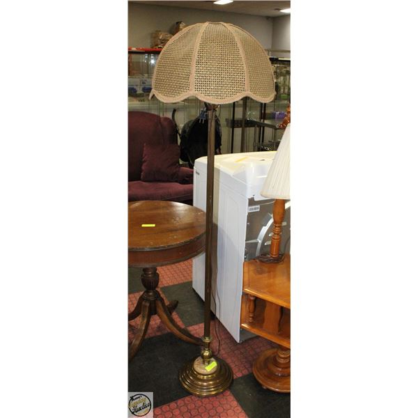 VINTAGE LAMP WITH SHADE TESTED WORKING
