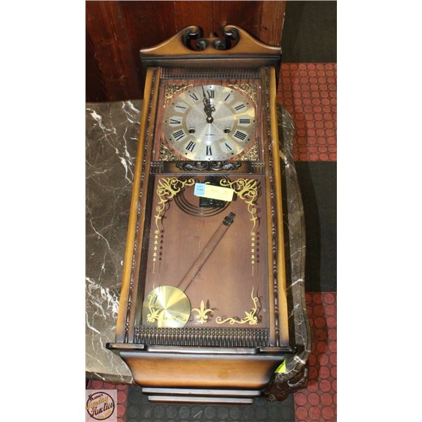 VTG GLORY 31 DAY WALL CLOCK WORKS HAS KEY