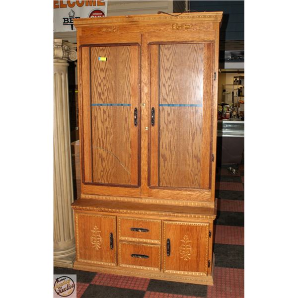 2PC WOOD CABINET WITH GLASS DOORS
