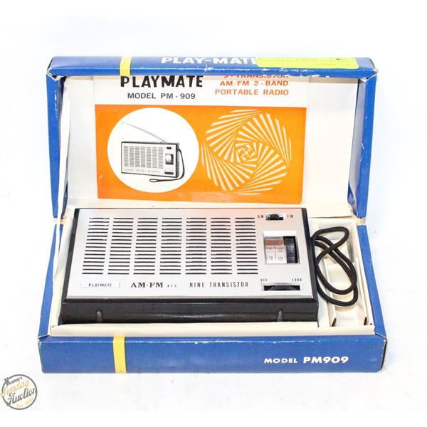 VINTAGE PLAY-MATE AM/FM NINE