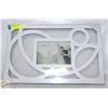 Image 1 : 2 WHITE PICTURE FRAMES WITH CIRCLES