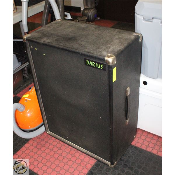 LOT OF CANADIAN DARIUS SPEAKER 29” X 21”X12”