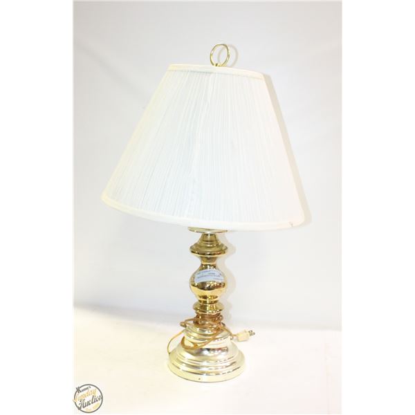 ESTATE BRASS COLOR LAMP