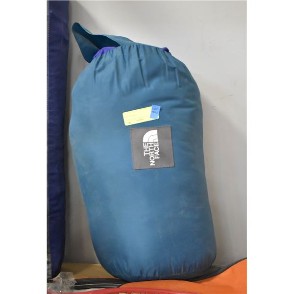 NORTH FACE PURPLE SLEEPING BAG