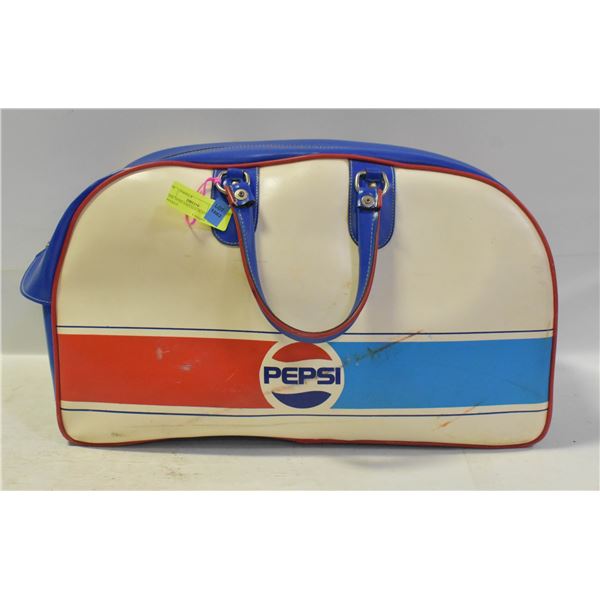 PEPSI 1970'S VINTAGE DUFFLE BAG. ZIPPERED
