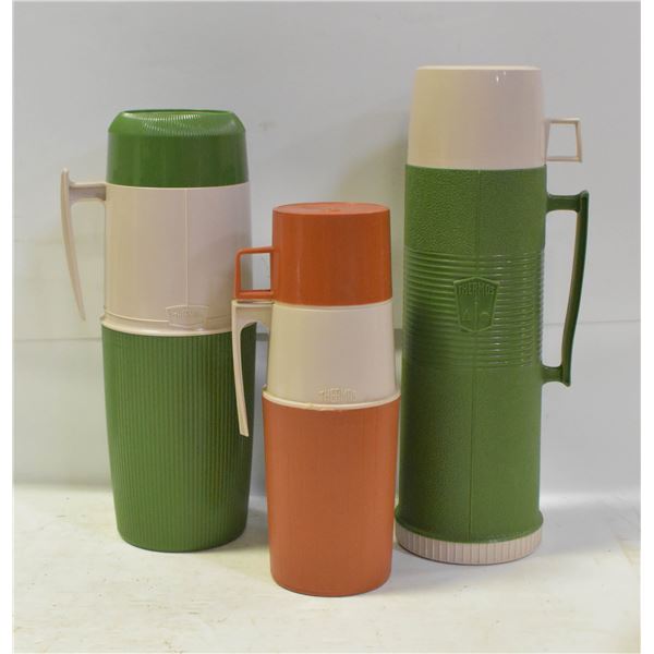 3 VINTAGE THERMOS COMPLETE