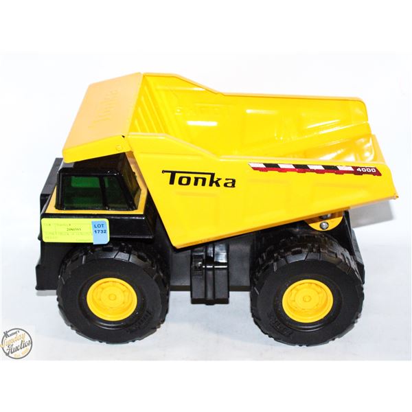 TONKA TRUCK 14" LENGTH X 10" HEIGHT