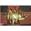 Image 1 : POINTY METAL WALL HANGING CLOCK