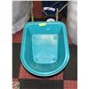 Image 1 : KIDS YARDWORKS WHEELBARROW (SUN FADED)