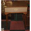Image 1 : MCM SEWING MACHINE STAND