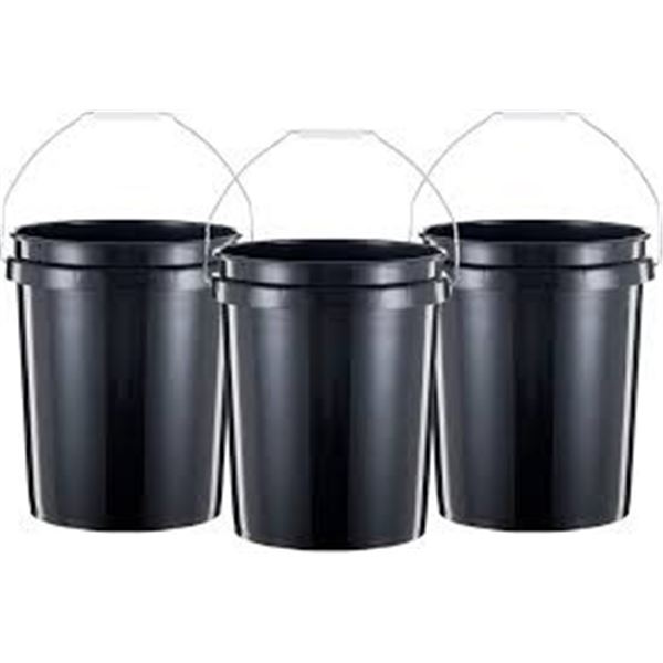 NEW 3 COUNT UNITED SOLUTIONS 5 GALLON BUCKETS