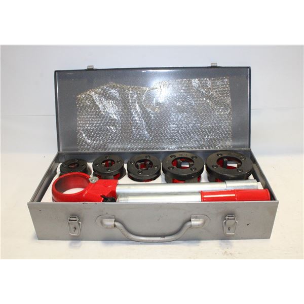 SW RATCHET DIE STOCK: SIZE 3/8 IN TO 1 ¬ IN