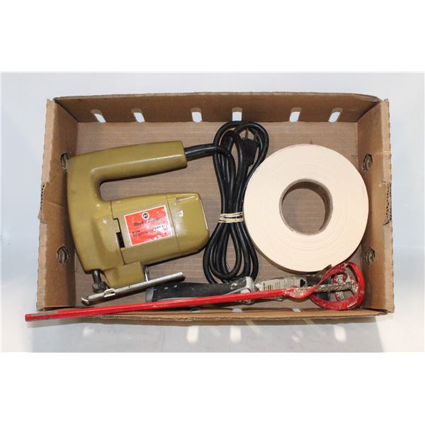 BLACK AND DECKER JIGSAW WITH DRYWALL TOOLS