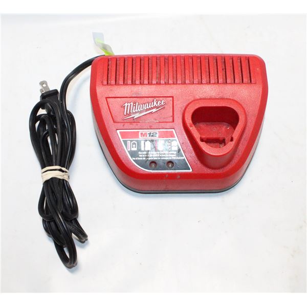 MILWAUKEE M12 BATTERY CHARGER