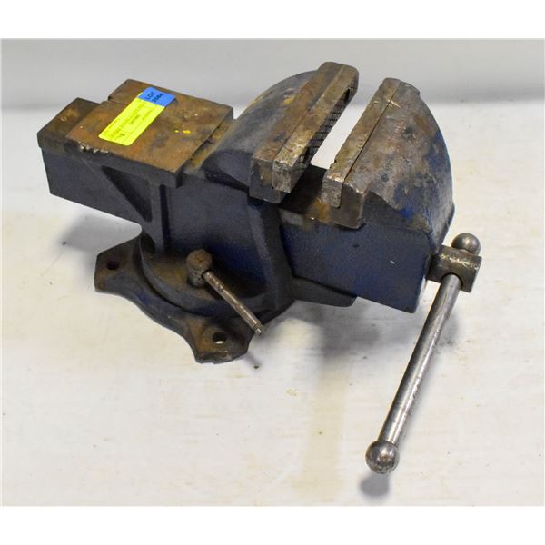 MASTERCRAFT 5" SWIVEL BENCH VISE
