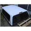 Image 4 : WHITE FIBERGLASS TRUCK CANOPY 5FT 2" WIDE X