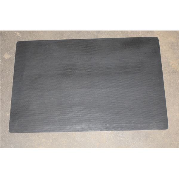 RUBBER MATS 50PK 17.5" X 28"