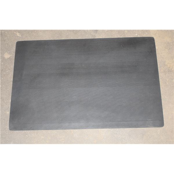 RUBBER MATS 50PK 17.5" X 28"