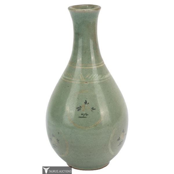 Inlaid Celadon Green Crackle Vase