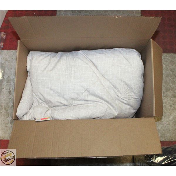 SIMM NS QUEEN SIZED BLANKET